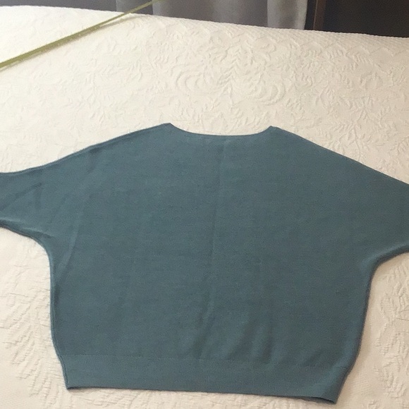 The Reset R Label Top Essential Sweater - Picture 11 of 11